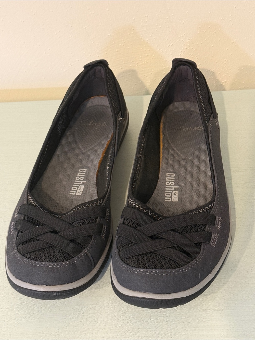 Clarks Women’s Aria Pump: Black and Gray Slip-On Comfort Flats